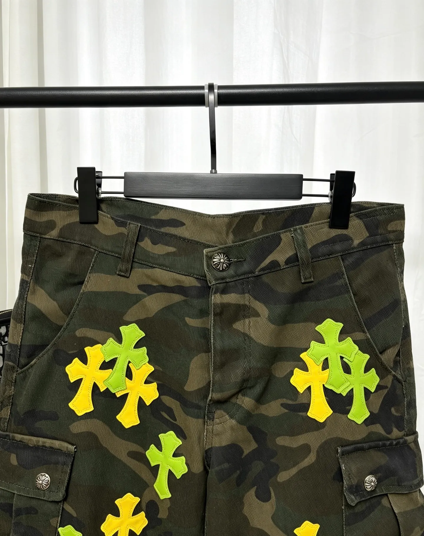 Chrome Hearts Chrome Hearts ， ， ， 。 Series， ， ， ，Retro 。 Canvas ， ， ， ， 。 ， ， ， ， ， ， ， 。 ， 、 ， Retro ； ， 、 ， 。 Size S-XL